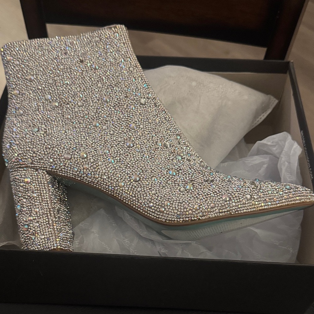 🔥Betsey Johnson🔥SB CADY RHINESTONE Silver Crystal-Studded Ankle Booties🔥NEW - Picture 13 of 16